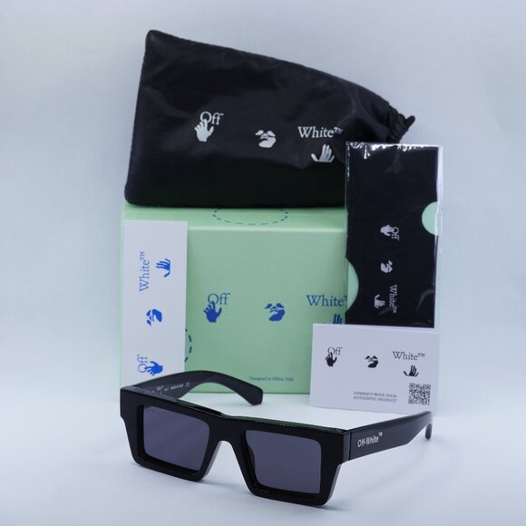 Off-White Accessories - Final Price! Off-White OERI017 NASSAU 1007 Black Sunglasses